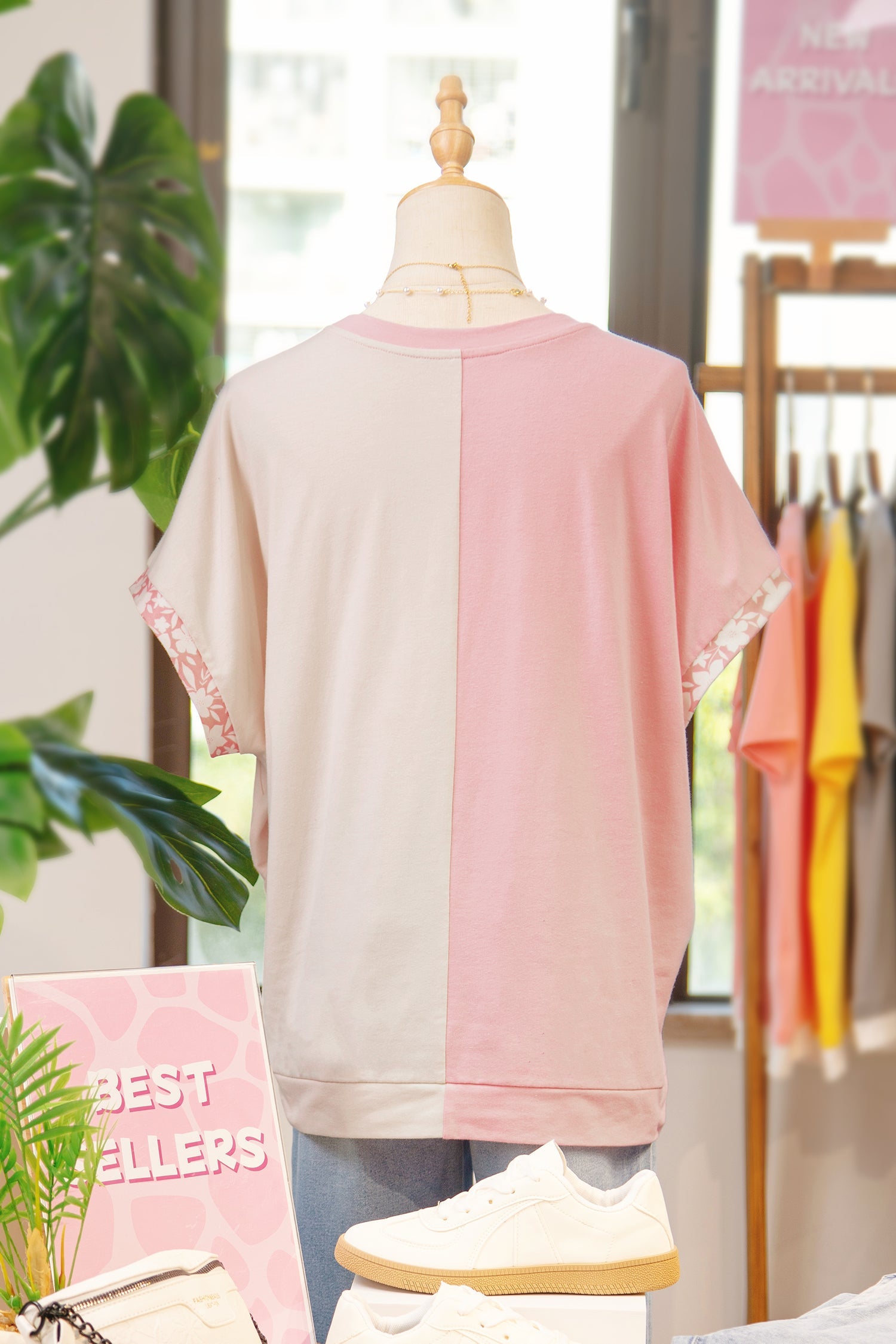 Apricot color block loose T-shirt with flower patch details and high elasticity