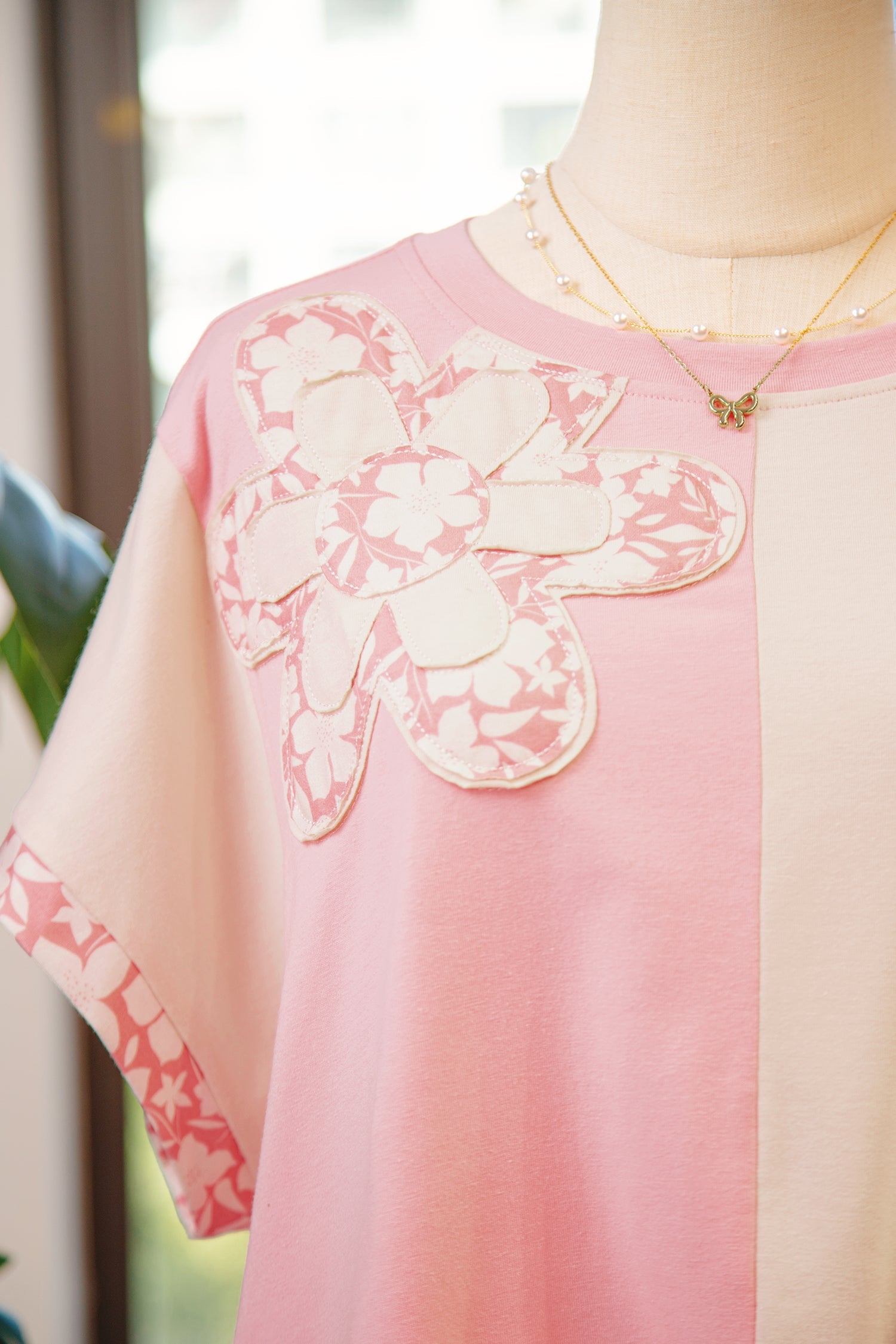 Apricot color block loose T-shirt with flower patch detail