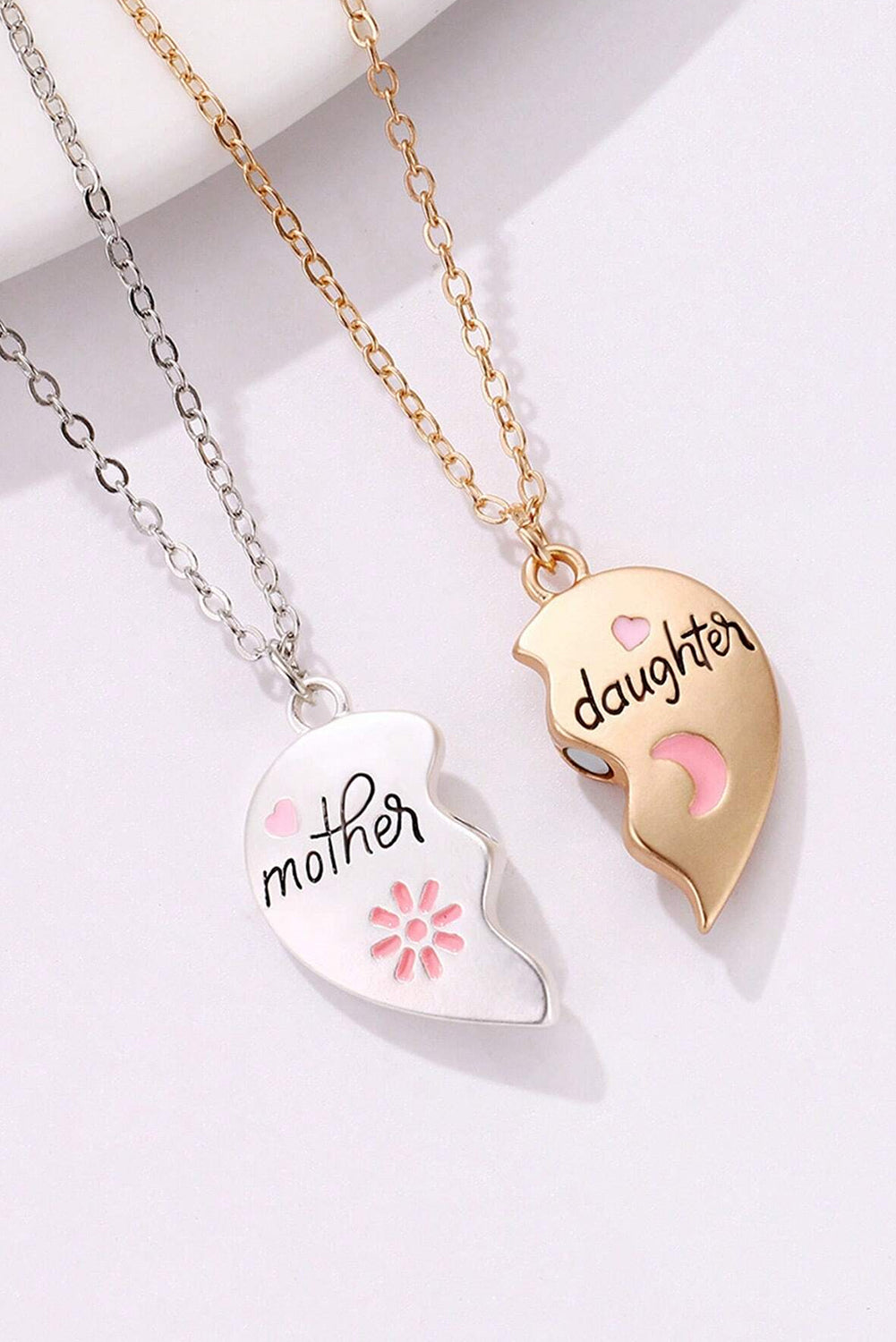 White 2pcs Mother & Daughter Magnetic Heart Necklace set with adjustable chains and high-quality alloy hearts